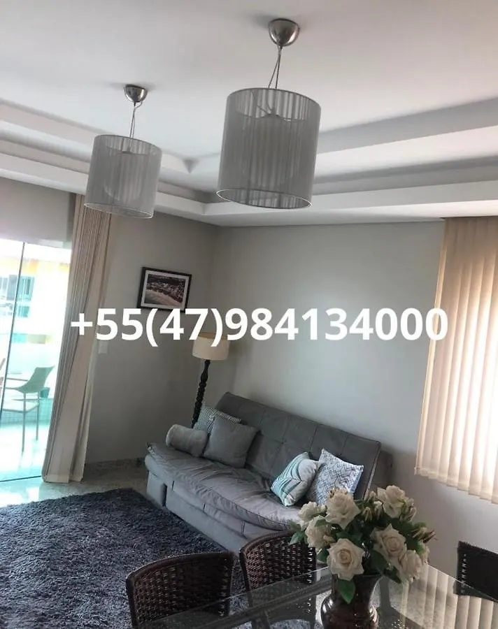 4 Ilhas, 2 Suites, 2 Garagens Bombinhas