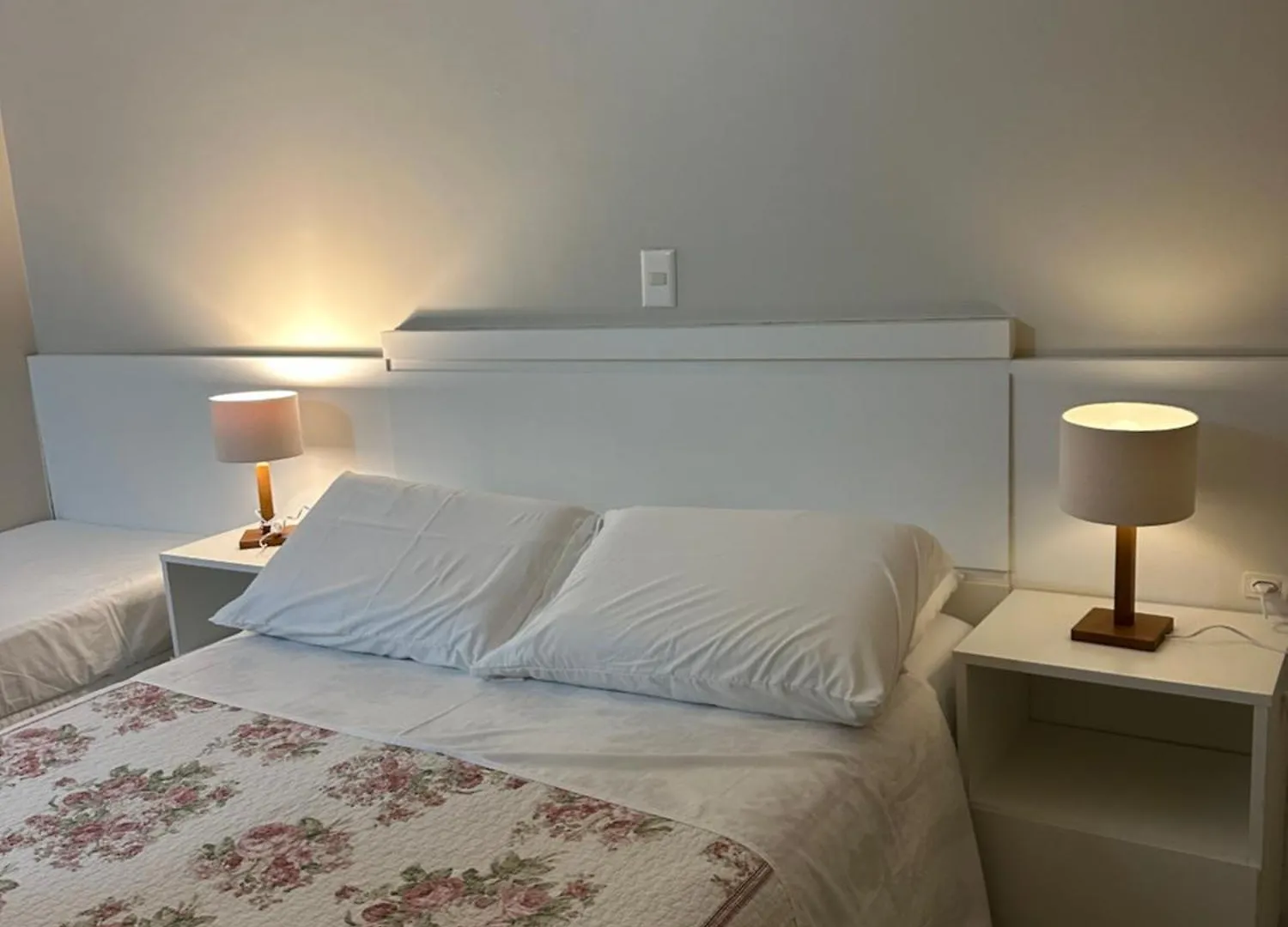 4 Ilhas, 2 Suites, 2 Garagens Bombinhas